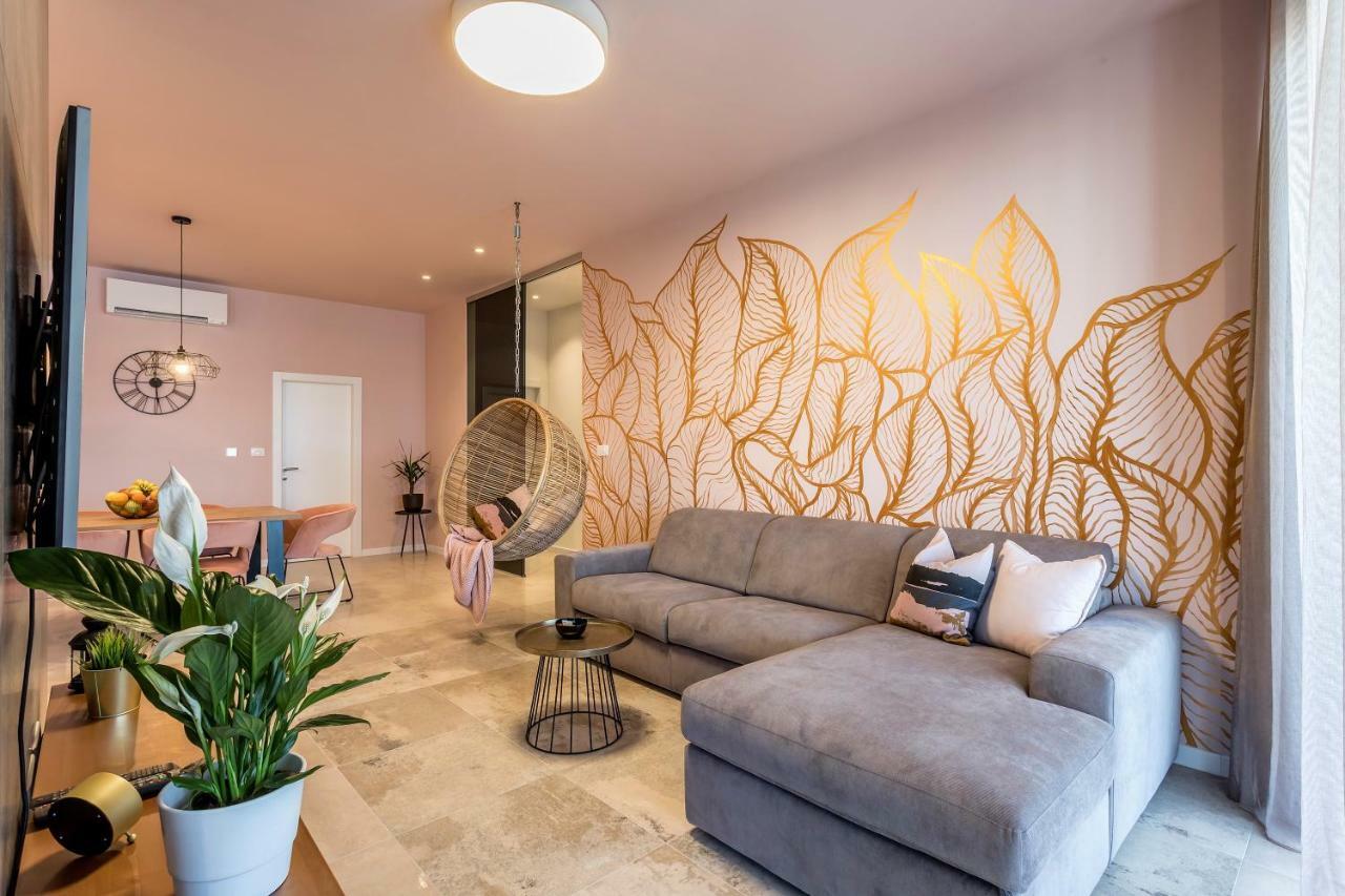 Luxury Apartment With Hot Tub Omiš Екстериор снимка