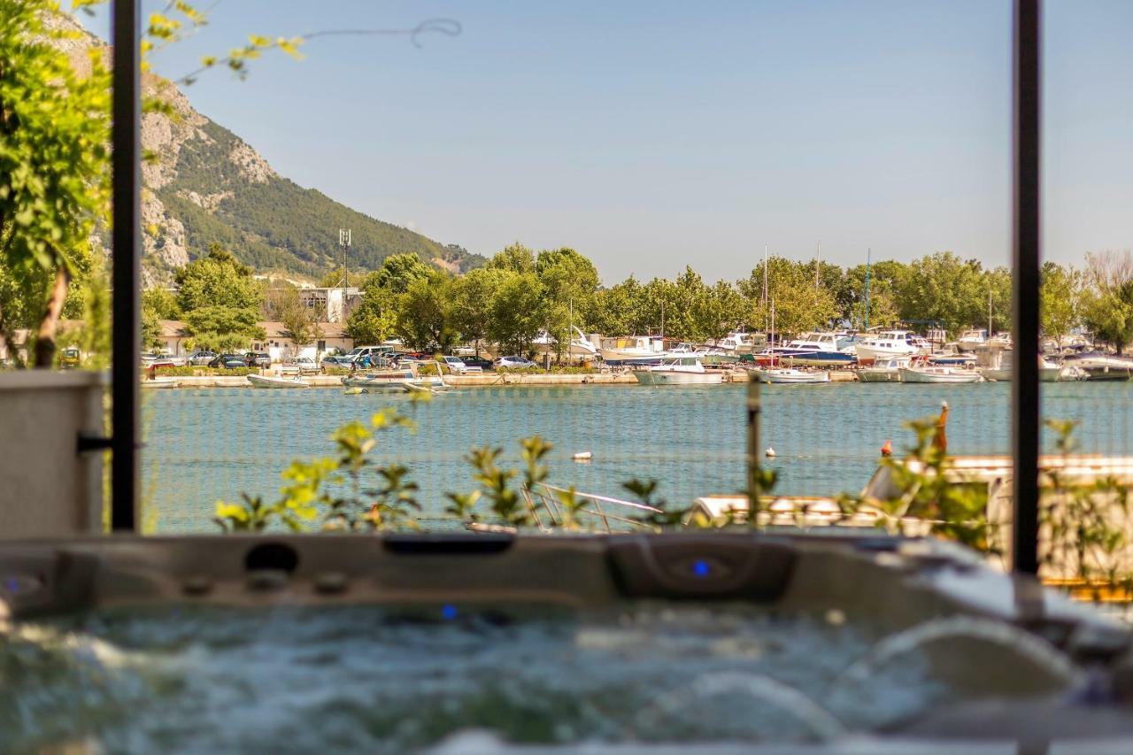 Luxury Apartment With Hot Tub Omiš Екстериор снимка