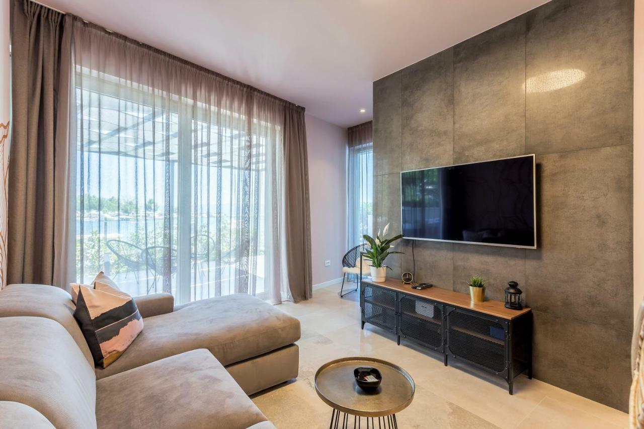 Luxury Apartment With Hot Tub Omiš Екстериор снимка
