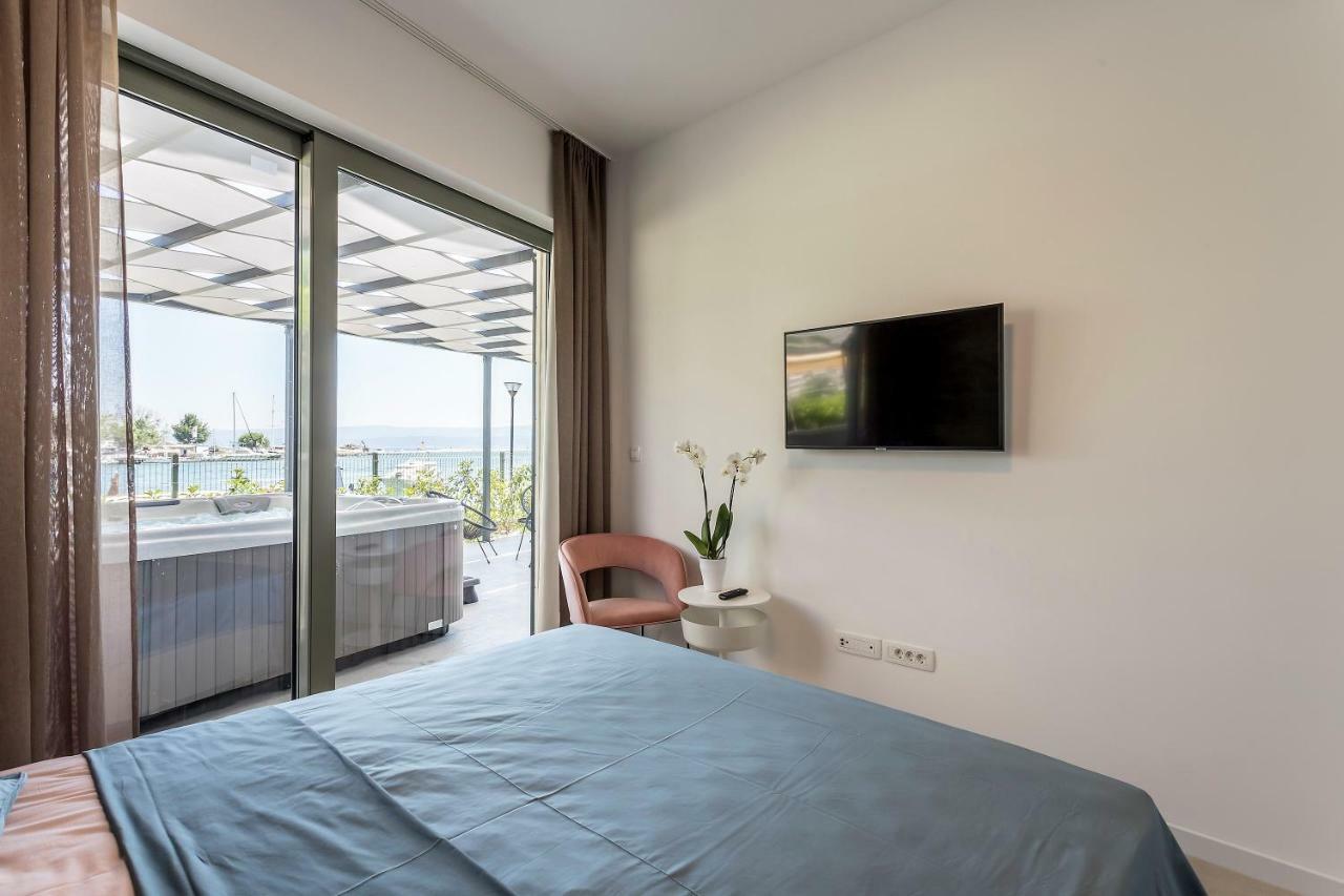 Luxury Apartment With Hot Tub Omiš Екстериор снимка
